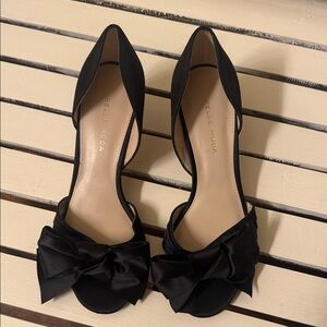 Pelle Moda Black Heels with Bow Accent